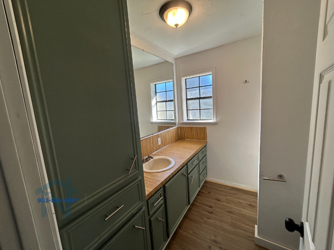 502 Jefferson Place - 1 property image