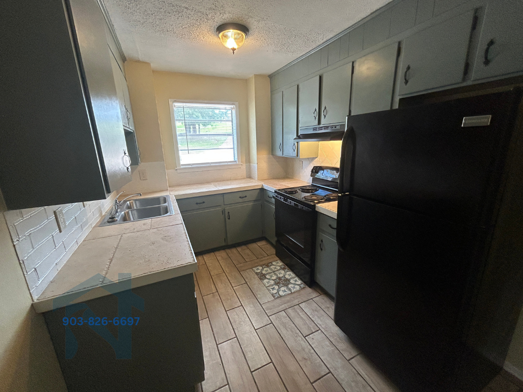 Valley View Apartments - 301 Pine Wilderness Dr, QC - D2 property image