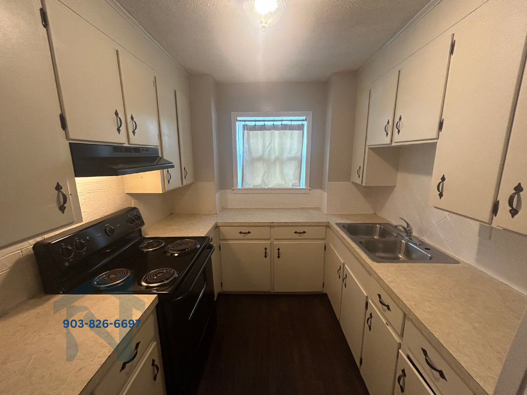 Valley View Apartments - 301 Pine Wilderness Dr, QC - D1 property image