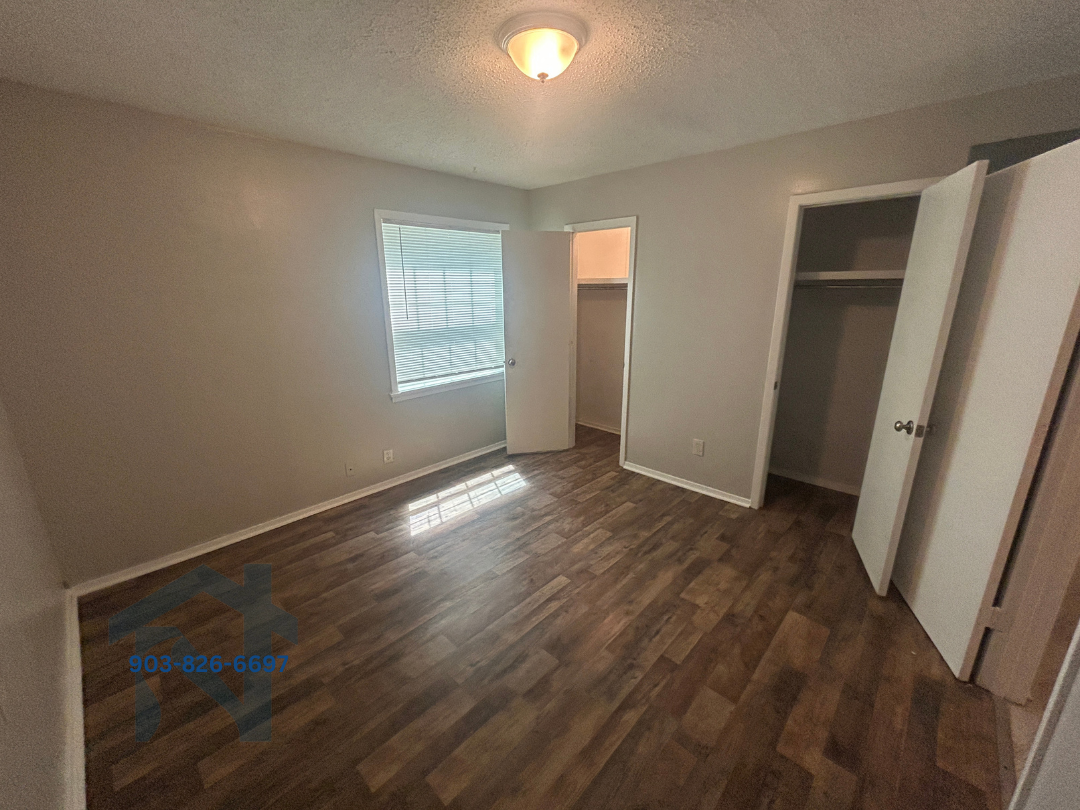 Valley View Apartments - 301 Pine Wilderness Dr, QC - D1 property image