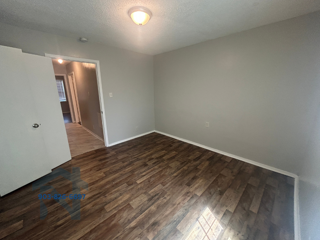 Valley View Apartments - 301 Pine Wilderness Dr, QC - D1 property image