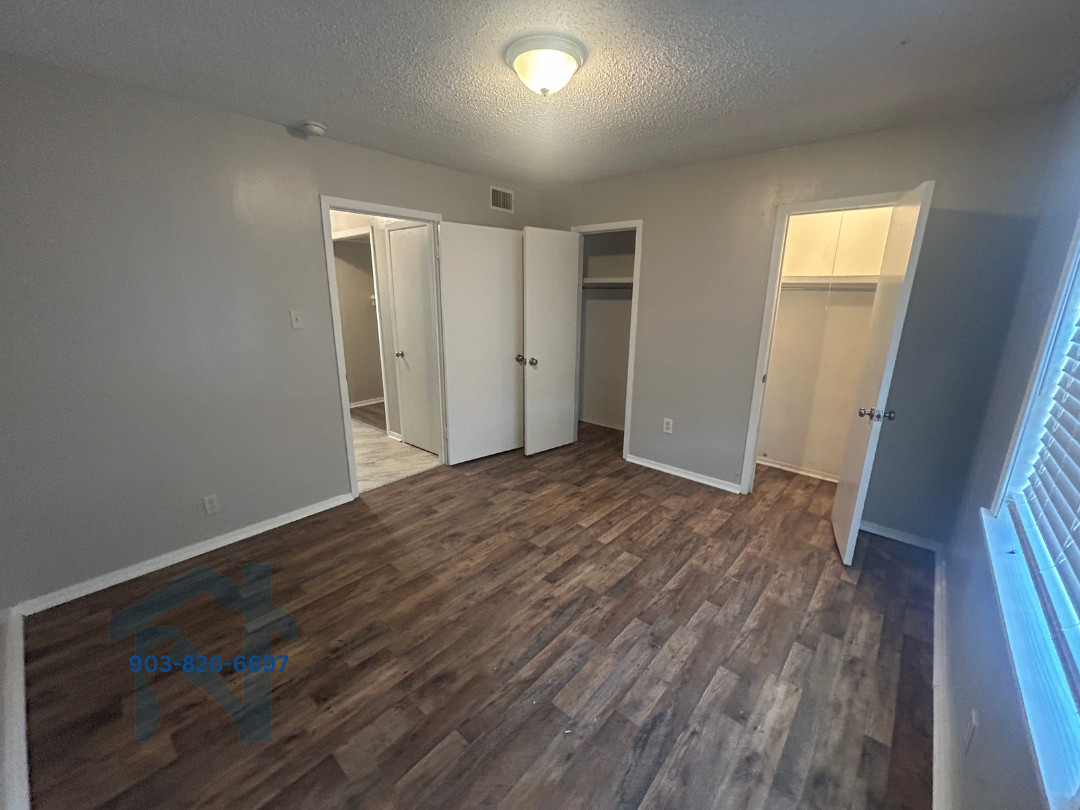 Valley View Apartments - 301 Pine Wilderness Dr, QC - D1 property image