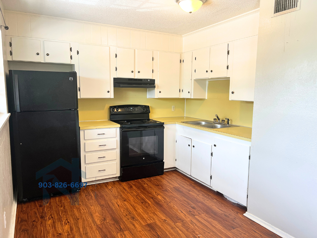 Water Oak 302 Houston Street - 14 property image
